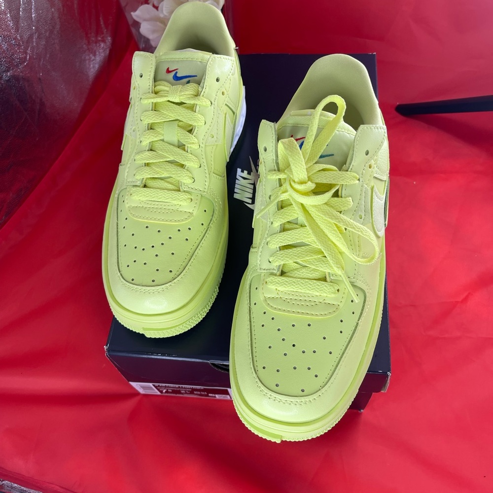 Authentic NIB Womens Nike Air Force 1 Fontanka 7.5
